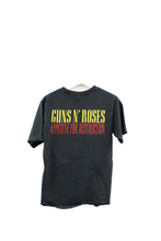 Load image into Gallery viewer, Z - Vintage Guns &amp; Roses 2005 Hanes Heavyweight Tag Tee
