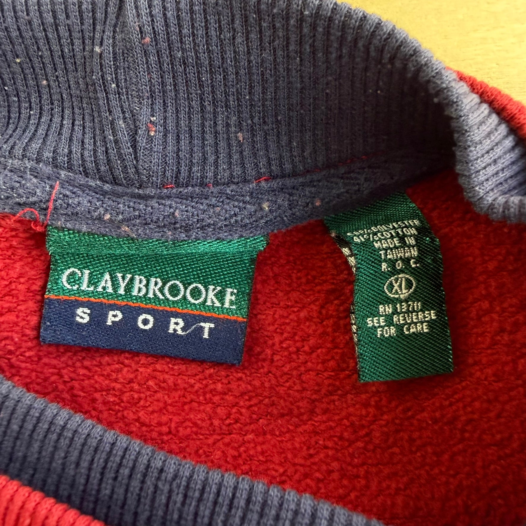 J- Vintage Claybrooke Sport Golf Embroidered Graphic Crewneck - XL