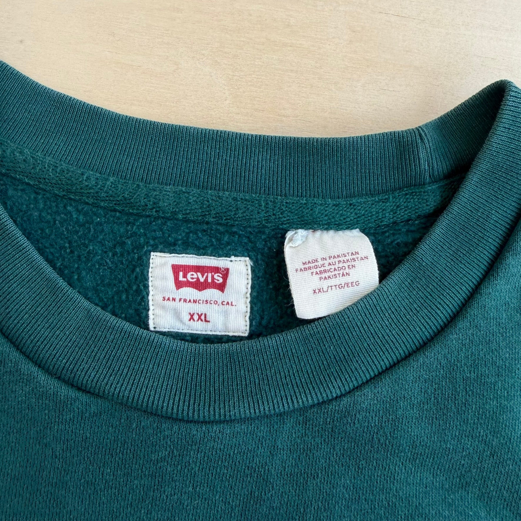 J- Levi's Text & Mountains Graphic Crewneck - 2XL