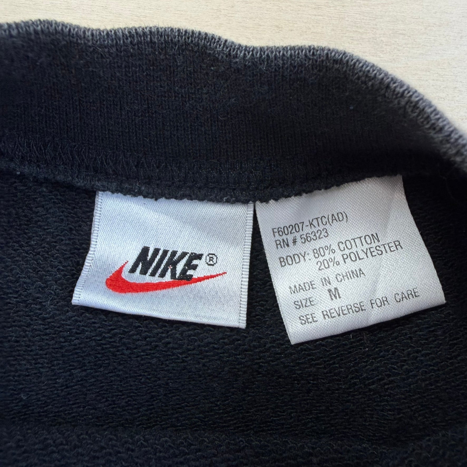 J- Vintage San Antonio Spurs Nike NBA Graphic Crewneck - M