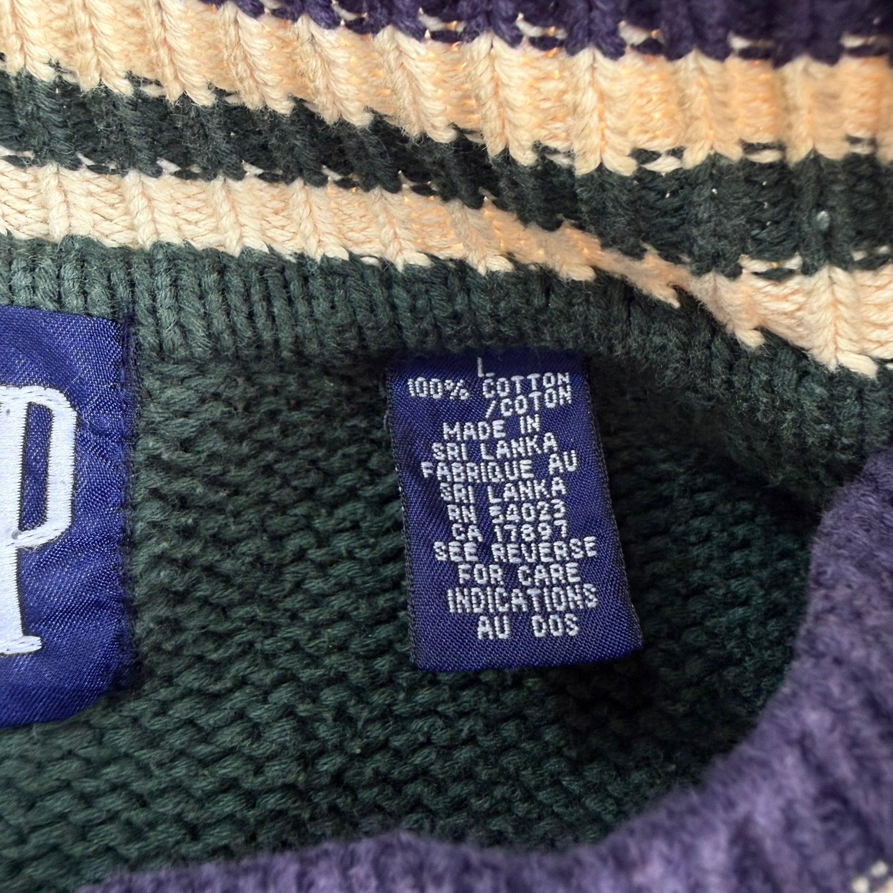 J- Vintage Gap V-Neck Style Dark Green Knit Sweater - L