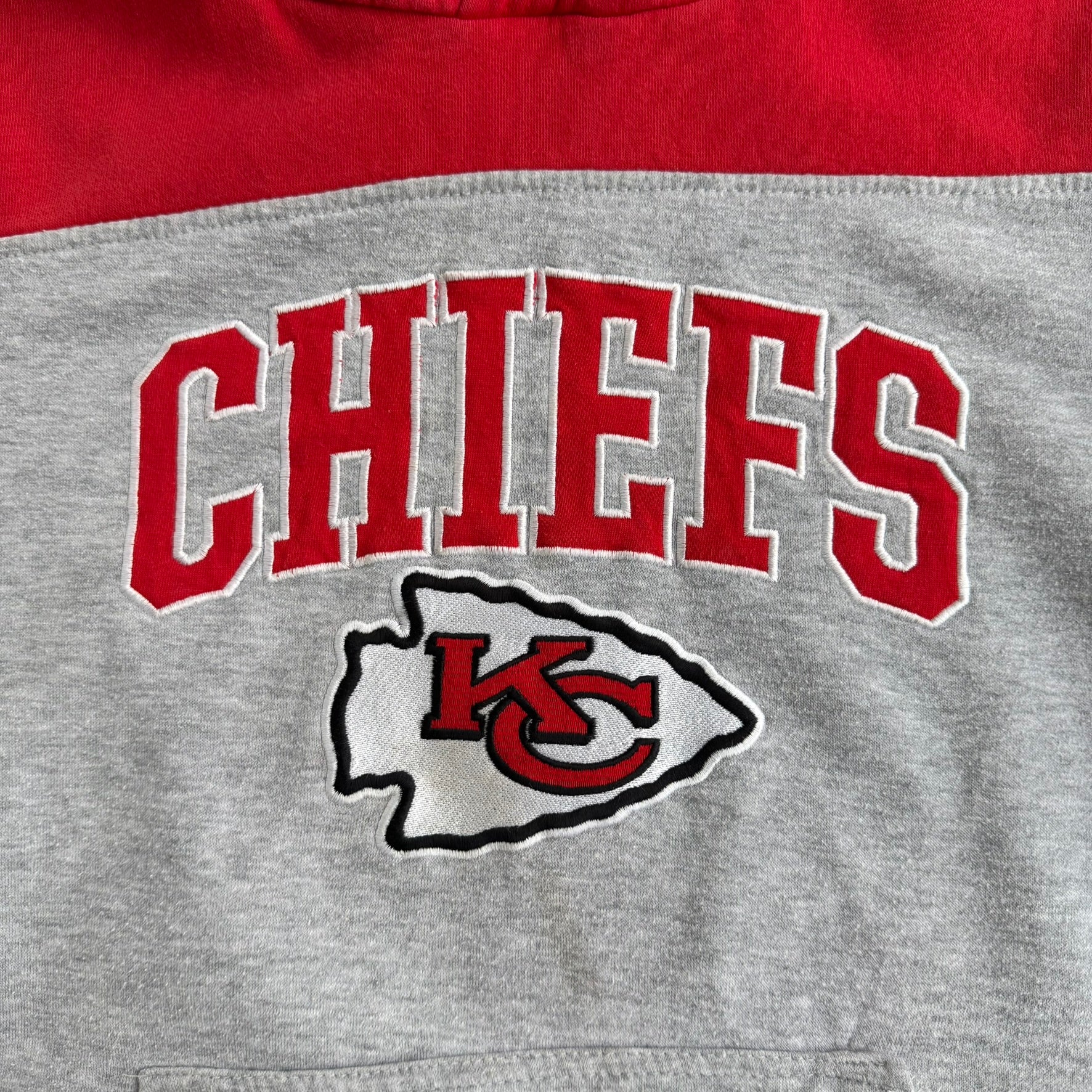 J- Vintage Kansas City Chiefs NFL Embroidered Logo Hoodie - Youth L