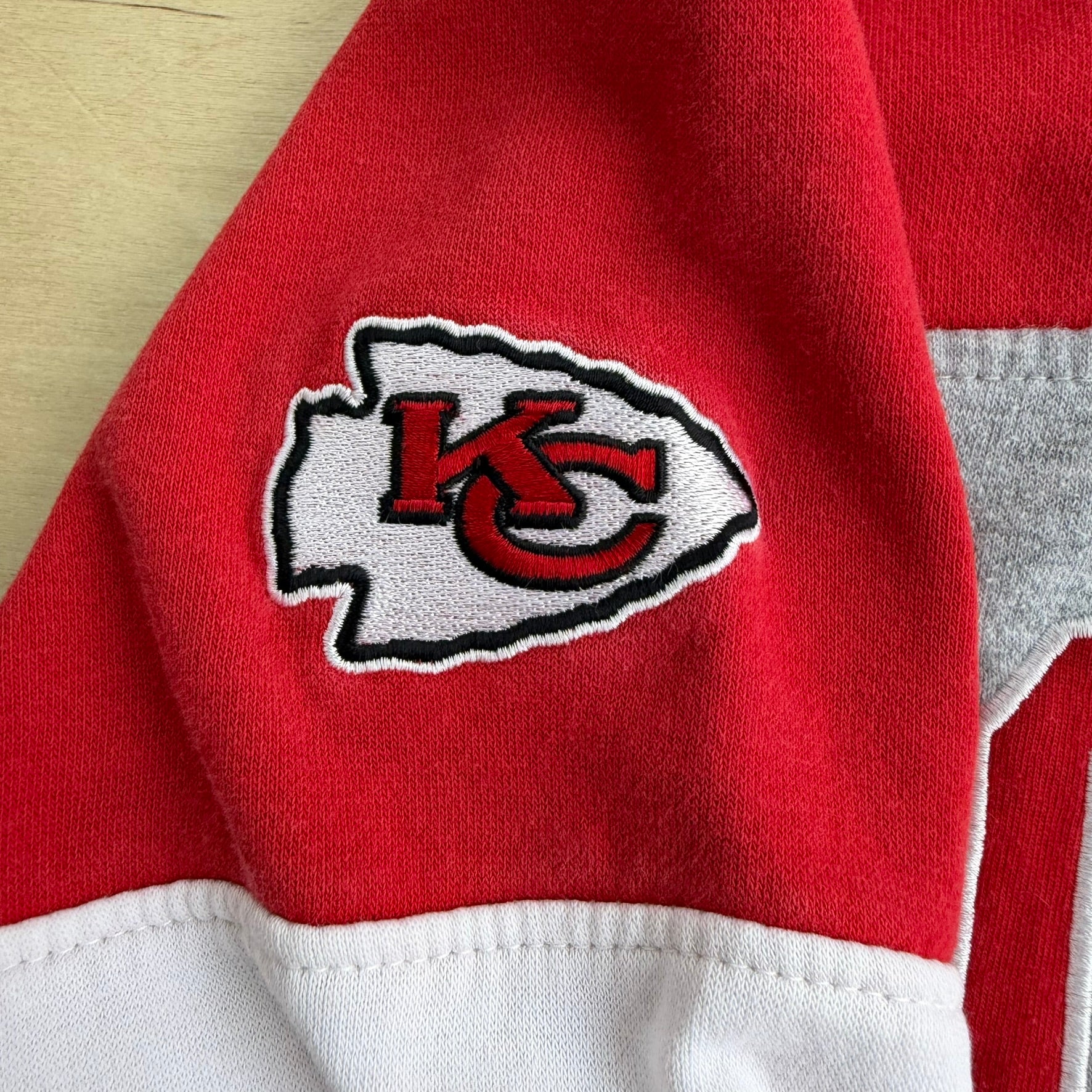 J- Vintage Kansas City Chiefs NFL Embroidered Logo Hoodie - Youth L