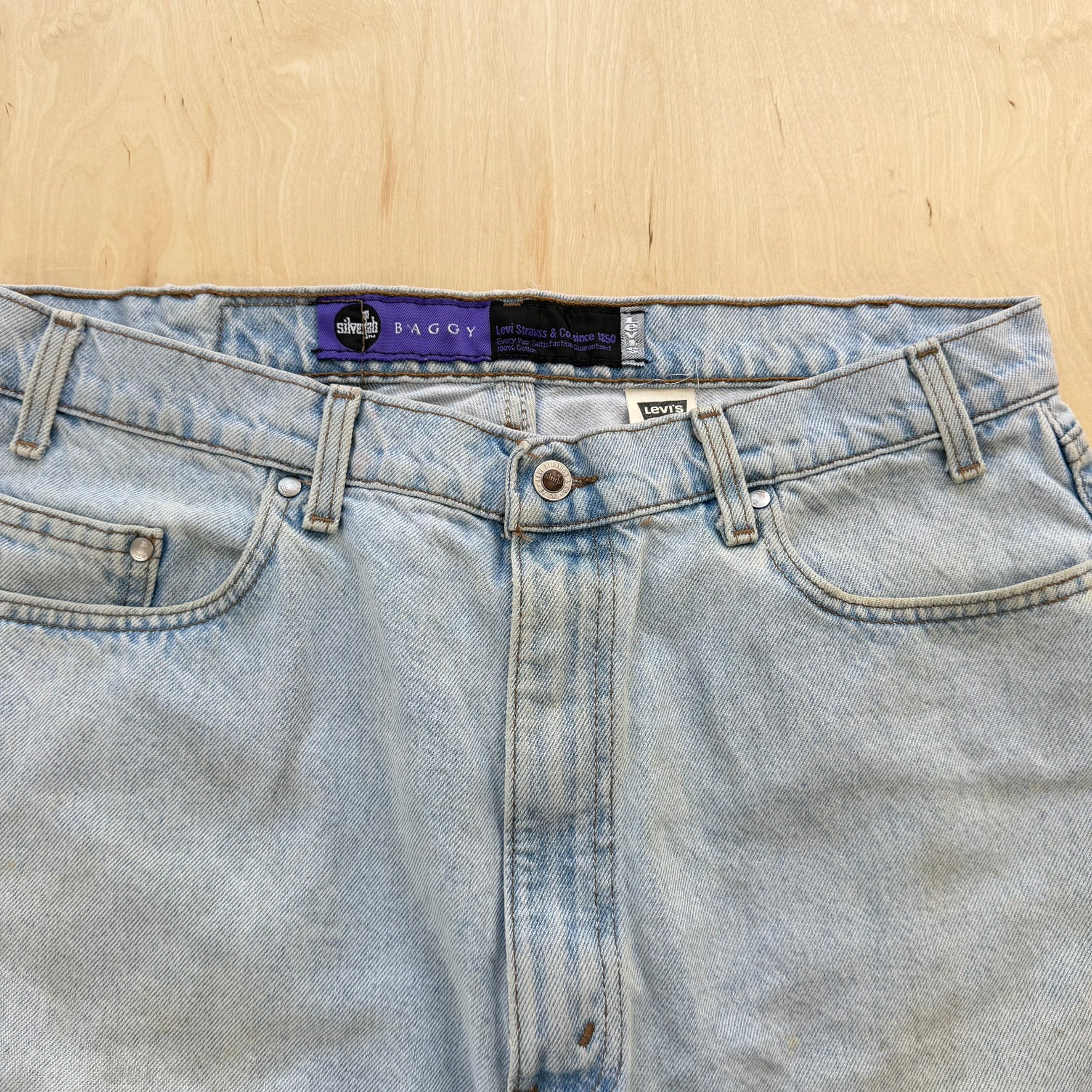 J- Vintage Levi's Silver Tab Made In USA  Baggy Jorts - 38 waist 12 inseam