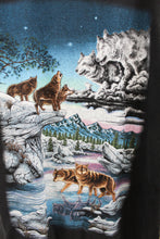 Load image into Gallery viewer, Z - Vintage Wolves Howling &amp; Mountains Tee
