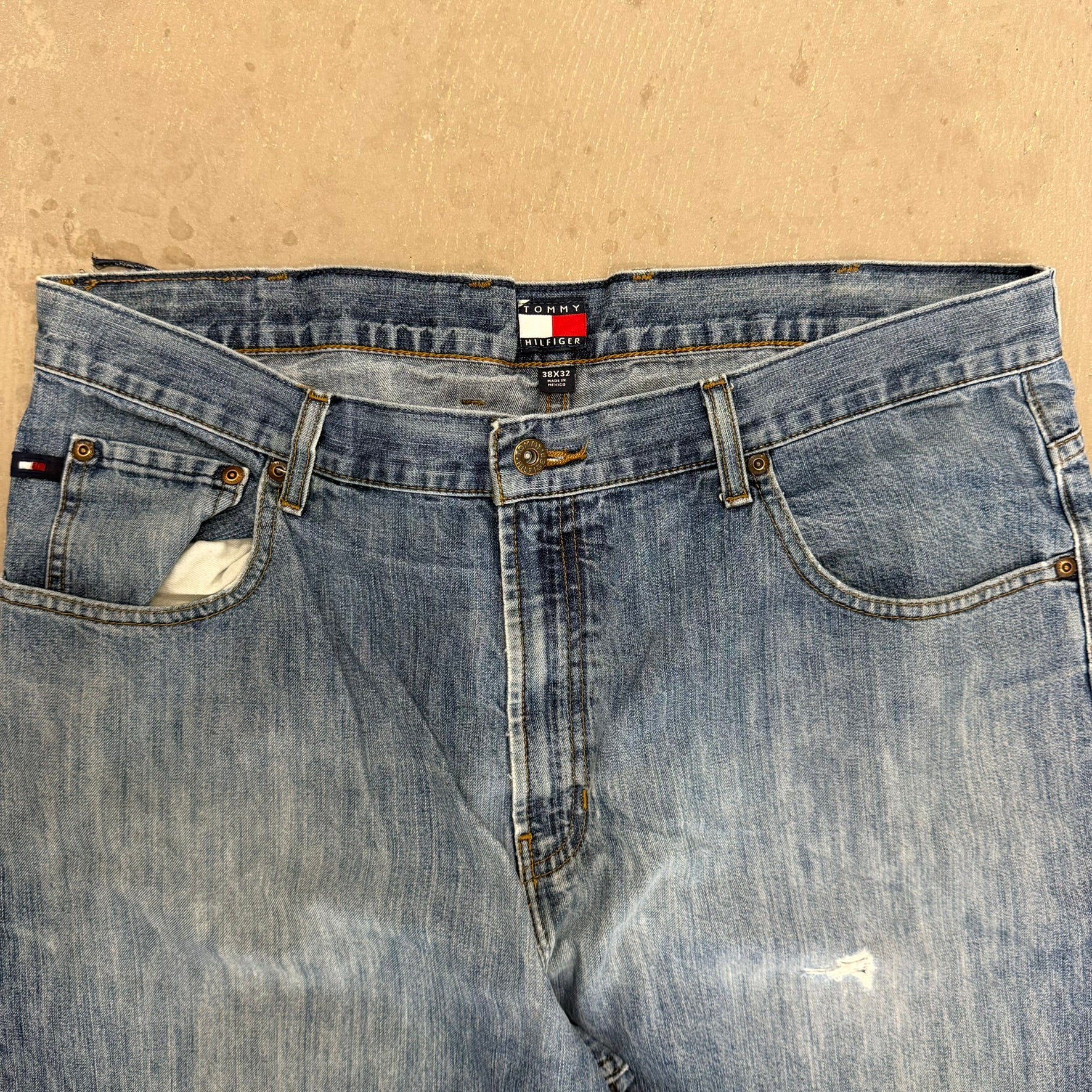 J- Vintage Tommy Hilfiger Baggy Jeans - 38x32