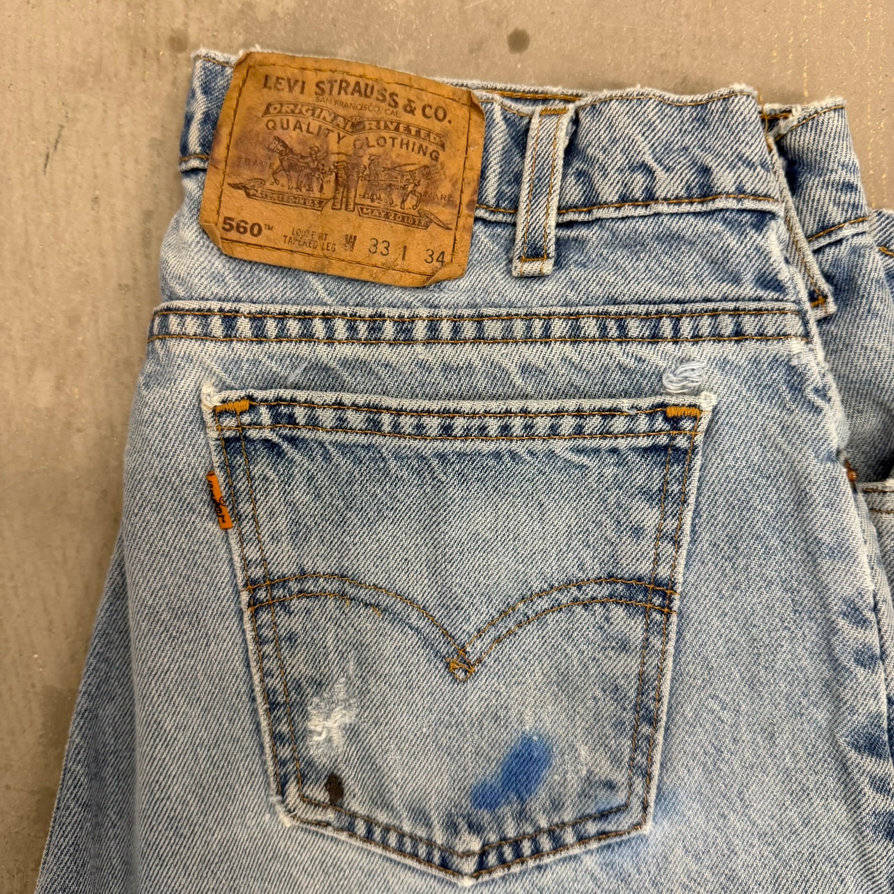 J- Vintage Levi's 560 Orange Tab Made In USA Loose Fit Tapered Legs Jeans - 33x34