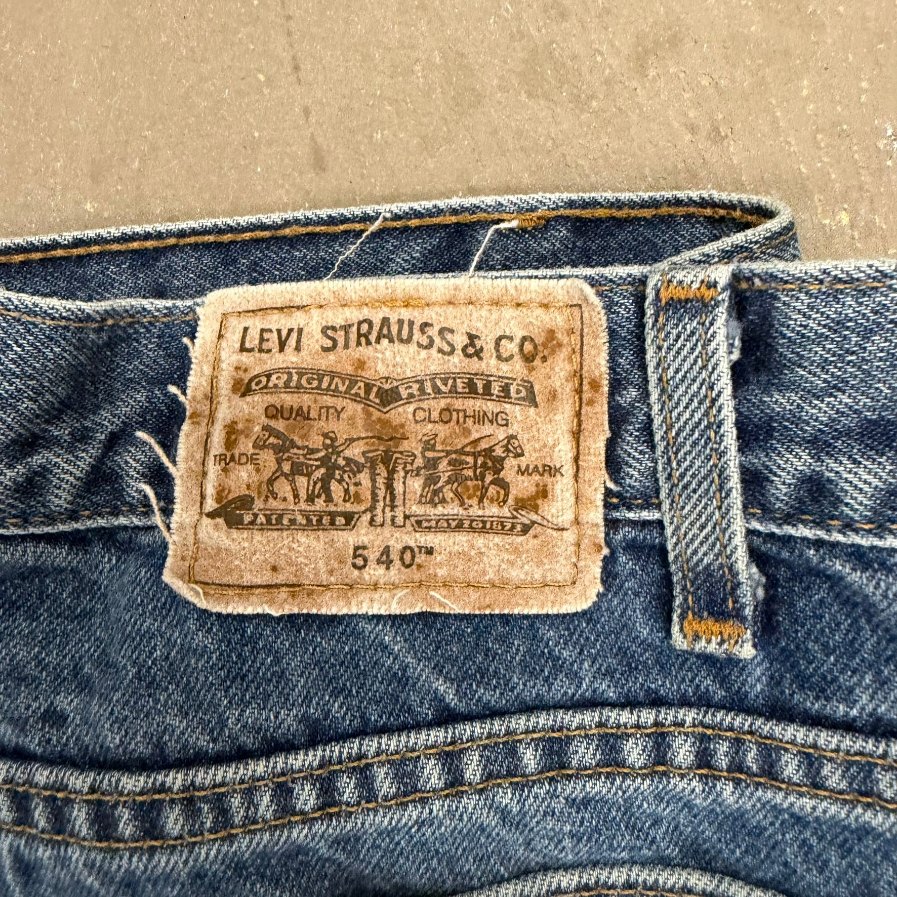 J- Vintage Levi's 540 Brown Tab Made In USA Relaxed Fit Jeans - 33x30