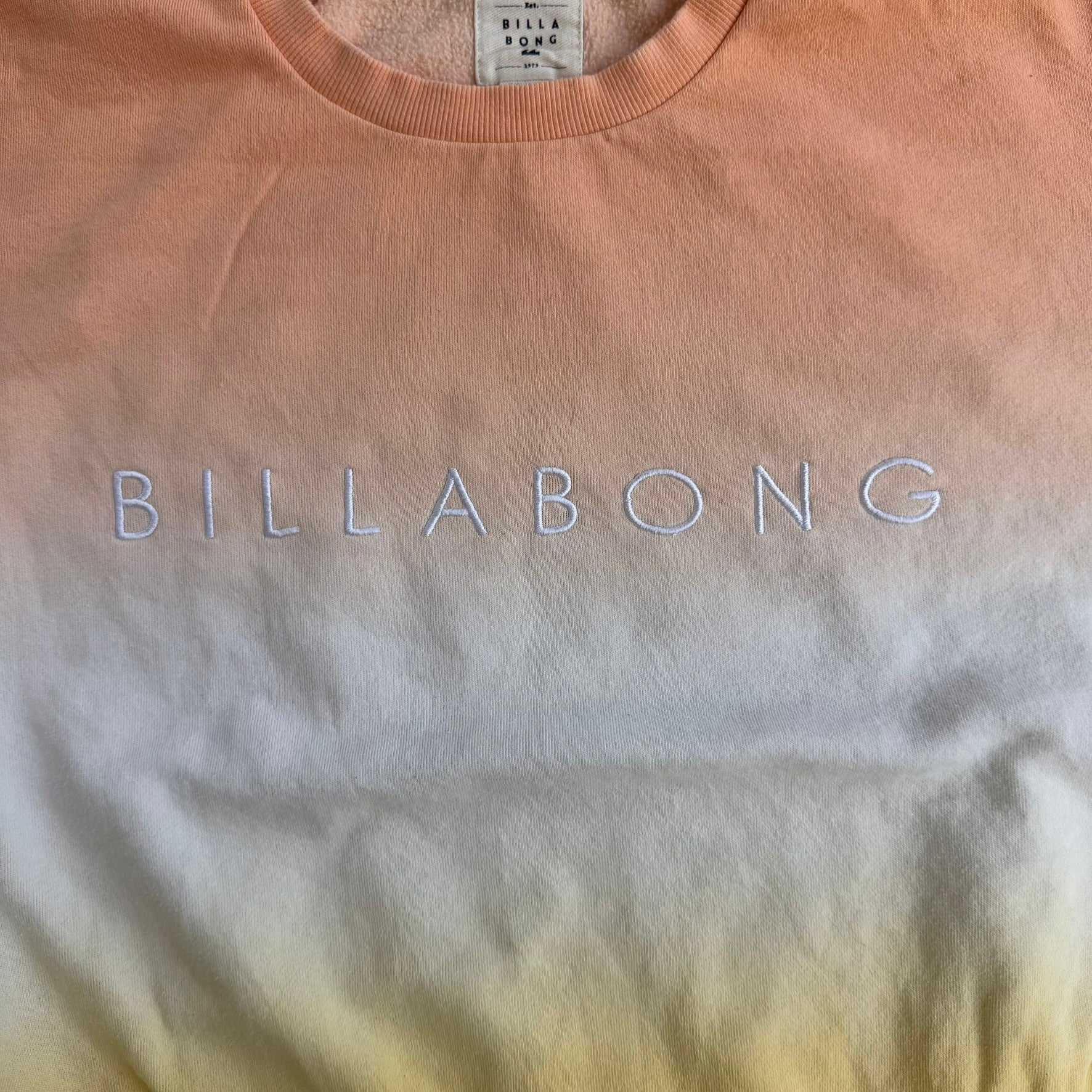 J- Billabong Embroidered Text Logo Tri Color Crewneck - M