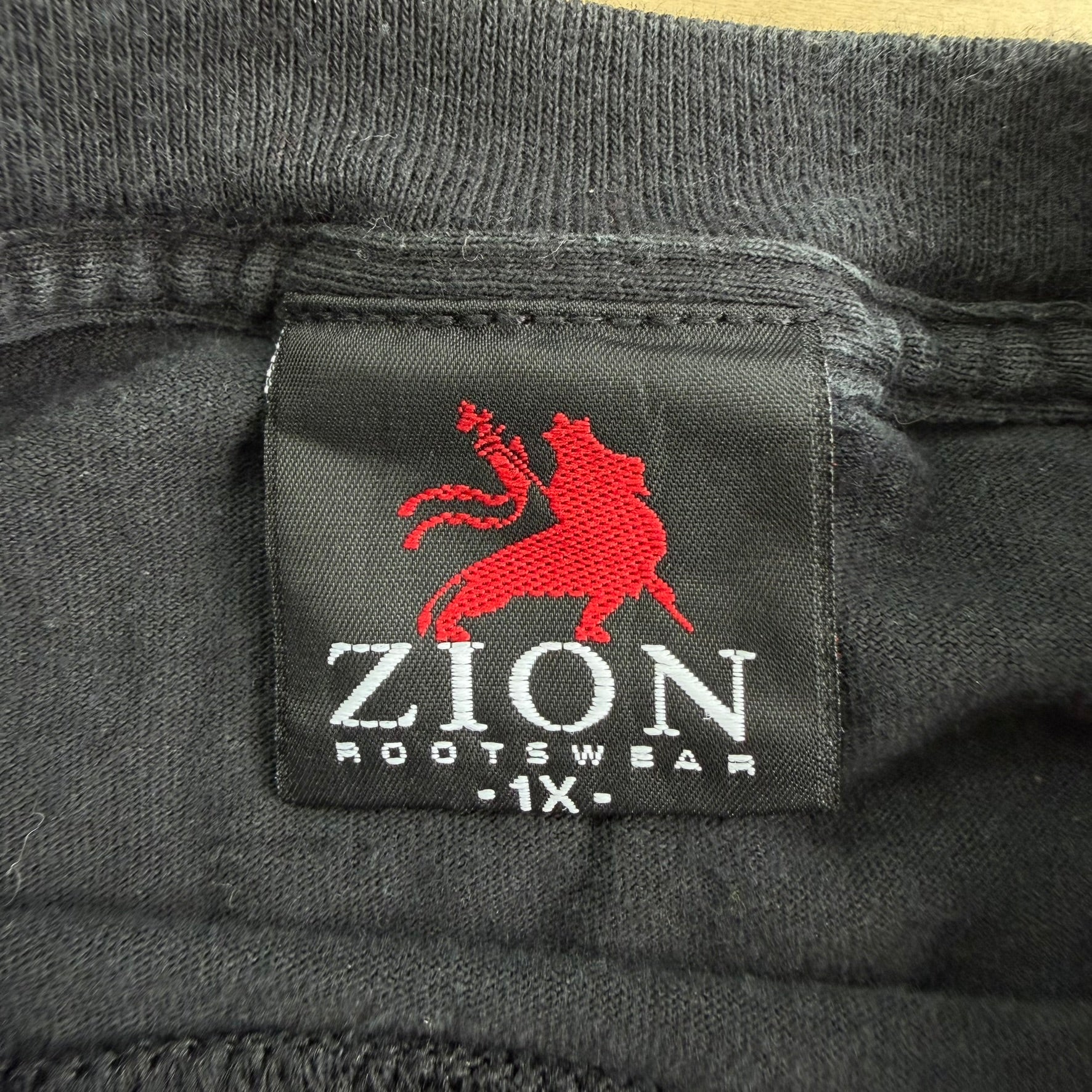 J- Vintage Zion Willie Nelson Renegade Picture Graphic Tee - XL