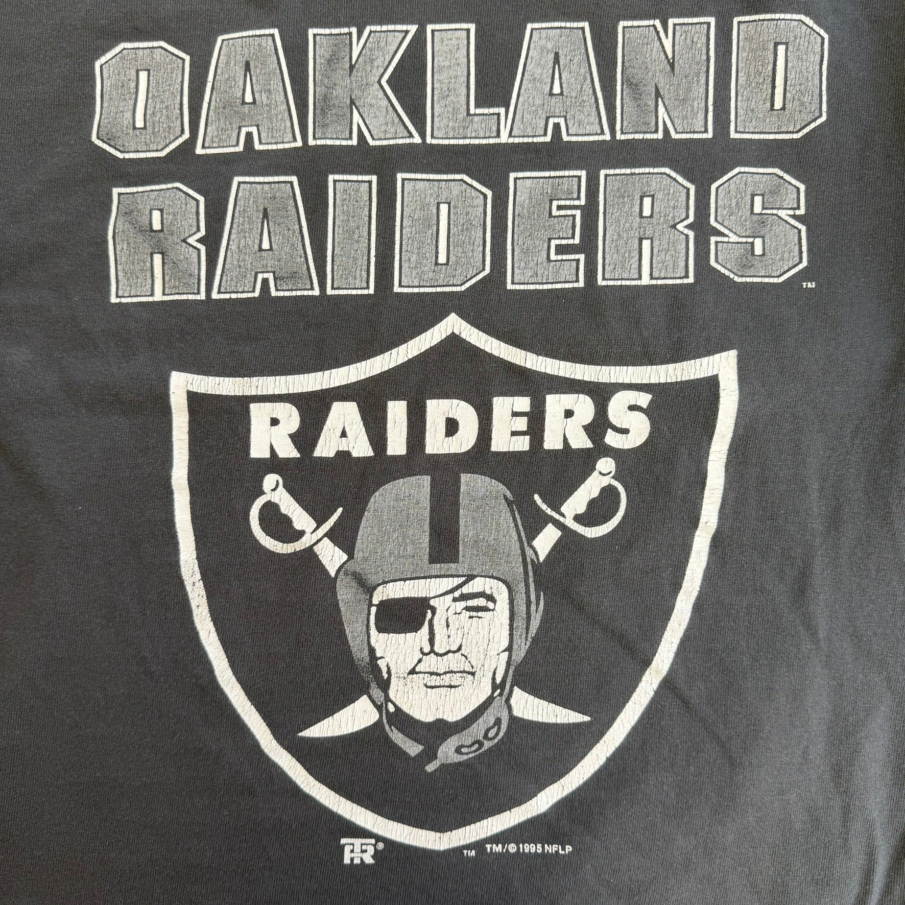 J- Vintage '95 Oakland Raiders NFL Logo Graphic Single Stitch Jersey Style Tee - L
