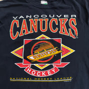 J- Vintage '94 Vancouver Canucks NHL Logo & Text Graphic Single Stitch Tee - S