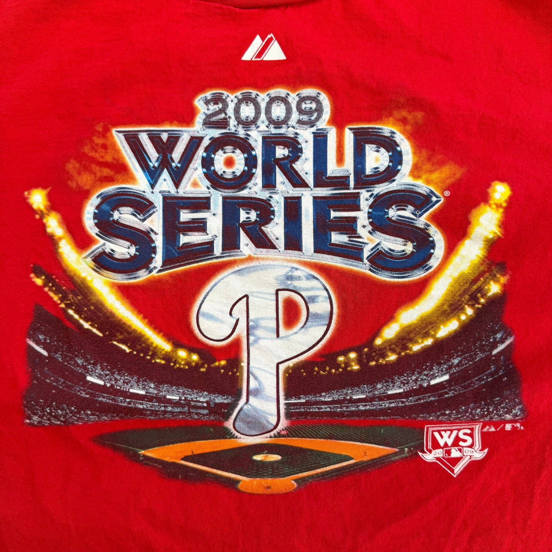 J- Vintage '09 Philadelphia Phillies MLB World Series Graphic Tee - L