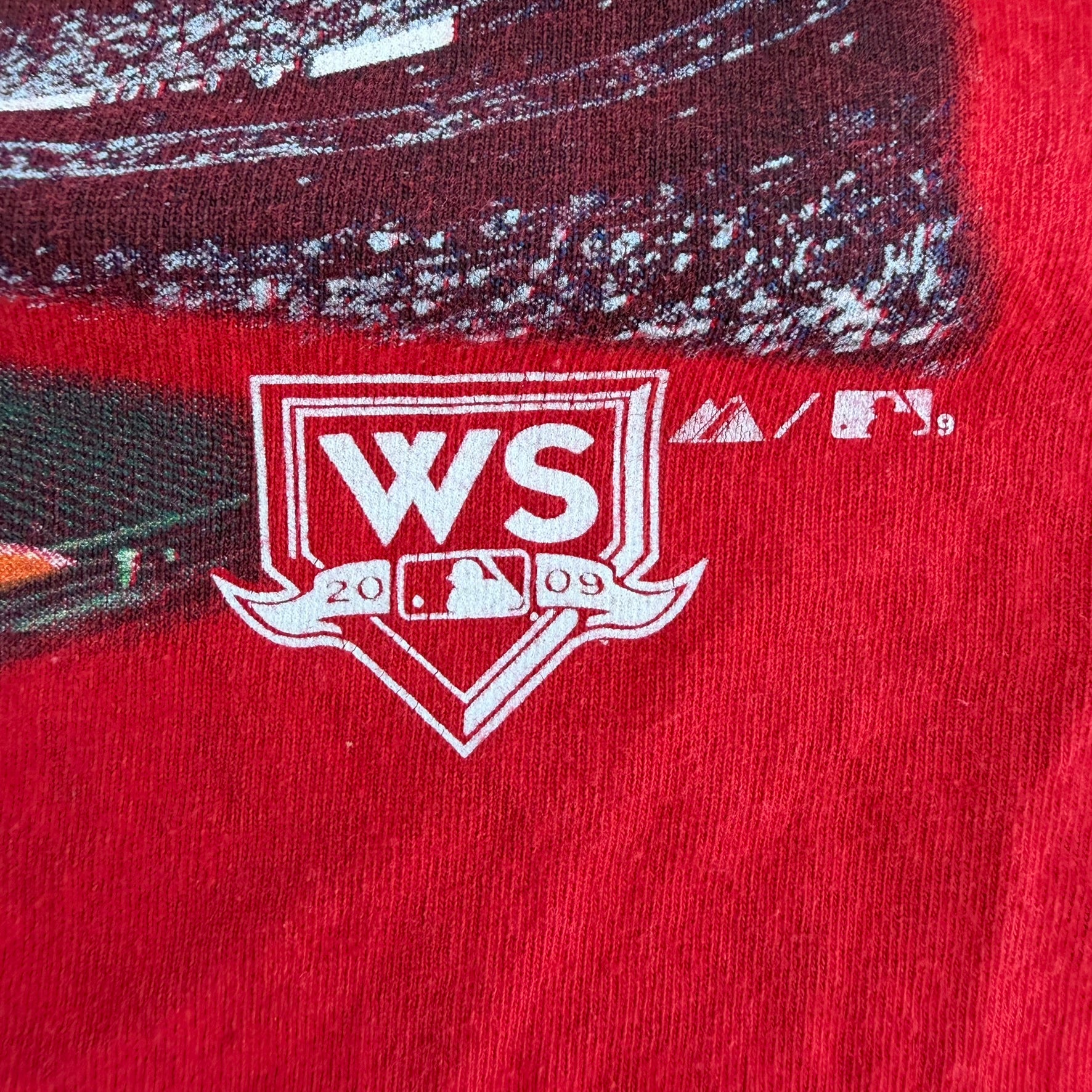 J- Vintage '09 Philadelphia Phillies MLB World Series Graphic Tee - L