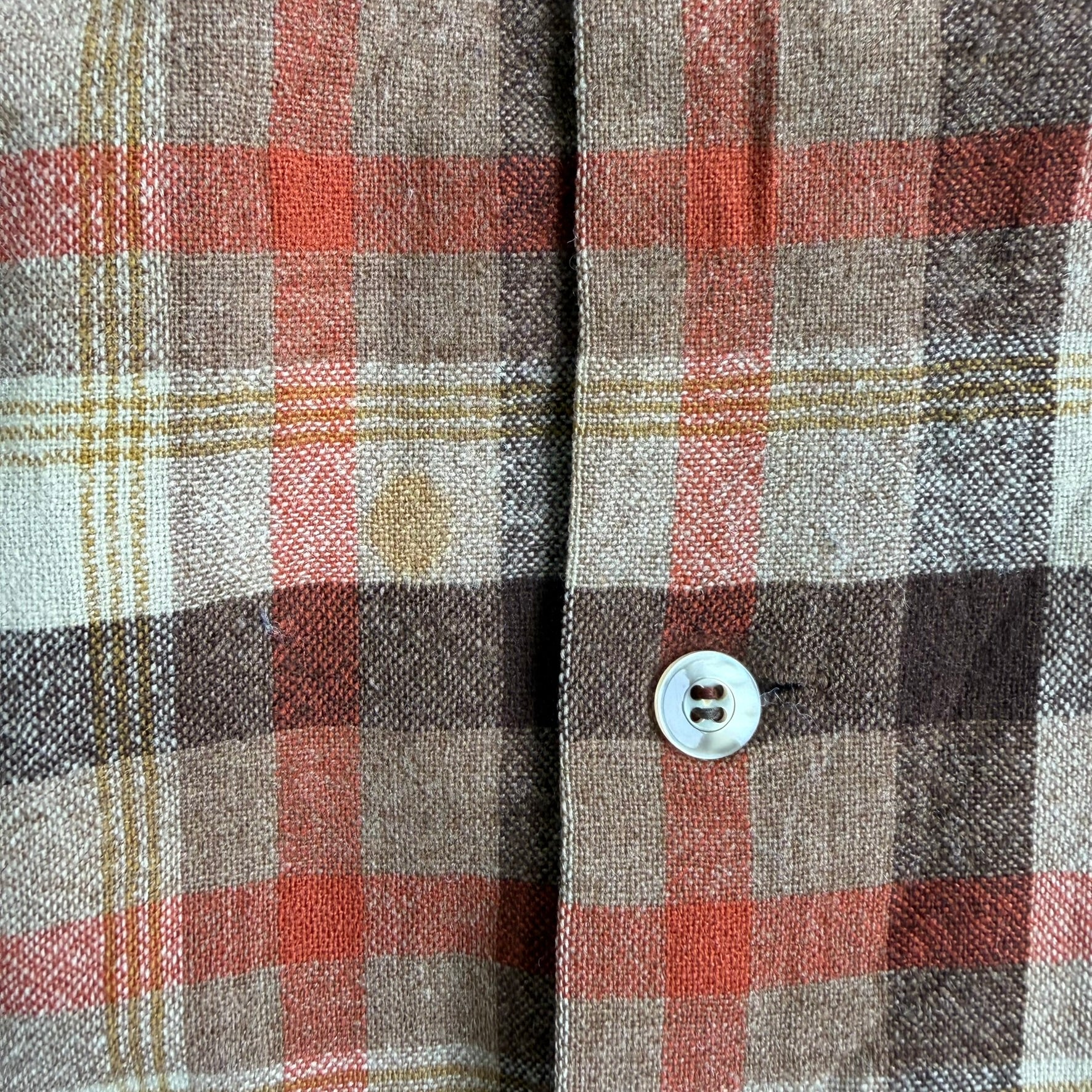 J- Vintage 90s Pendleton Made In USA Beige Plaid Wool Button Down Shirt - M