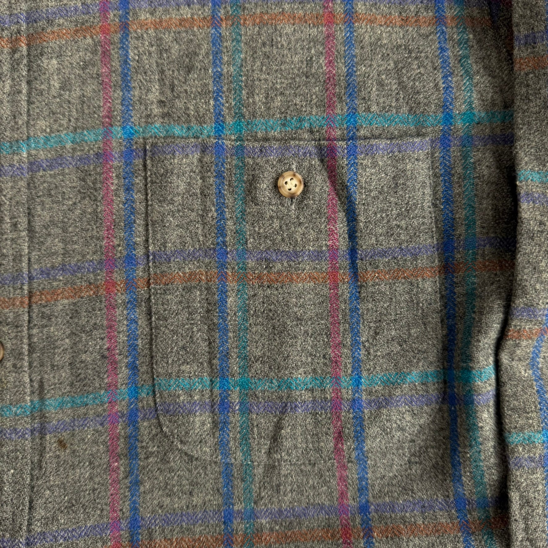 J- Vintage 90s Pendleton Made In USA Grey Plaid Wool Button Down Shirt - L