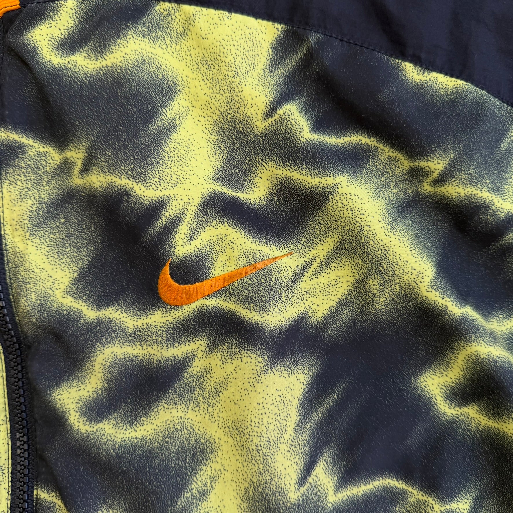 J- Vintage 90s Nike Brushstroke Camo Pattern Lightweight Zip Up Jacket - M