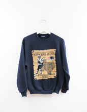 Load image into Gallery viewer, NFL New England Patriots Super Bowl 37 Tom Brady Picture Crewneck
