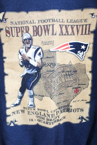 NFL New England Patriots Super Bowl 37 Tom Brady Picture Crewneck