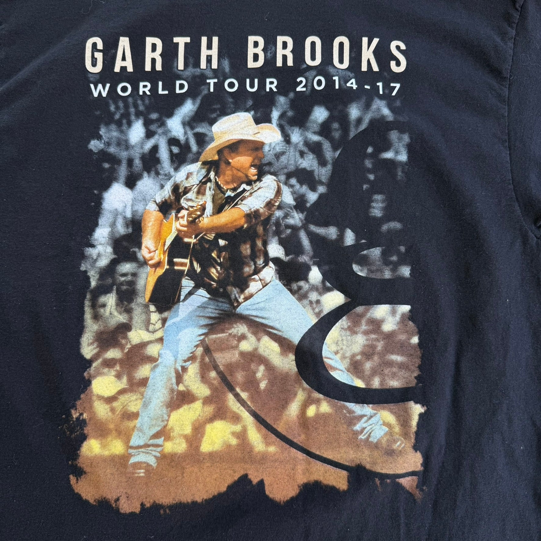 J- '17 Garth Brooks World Tour Picture Graphic Tee - L