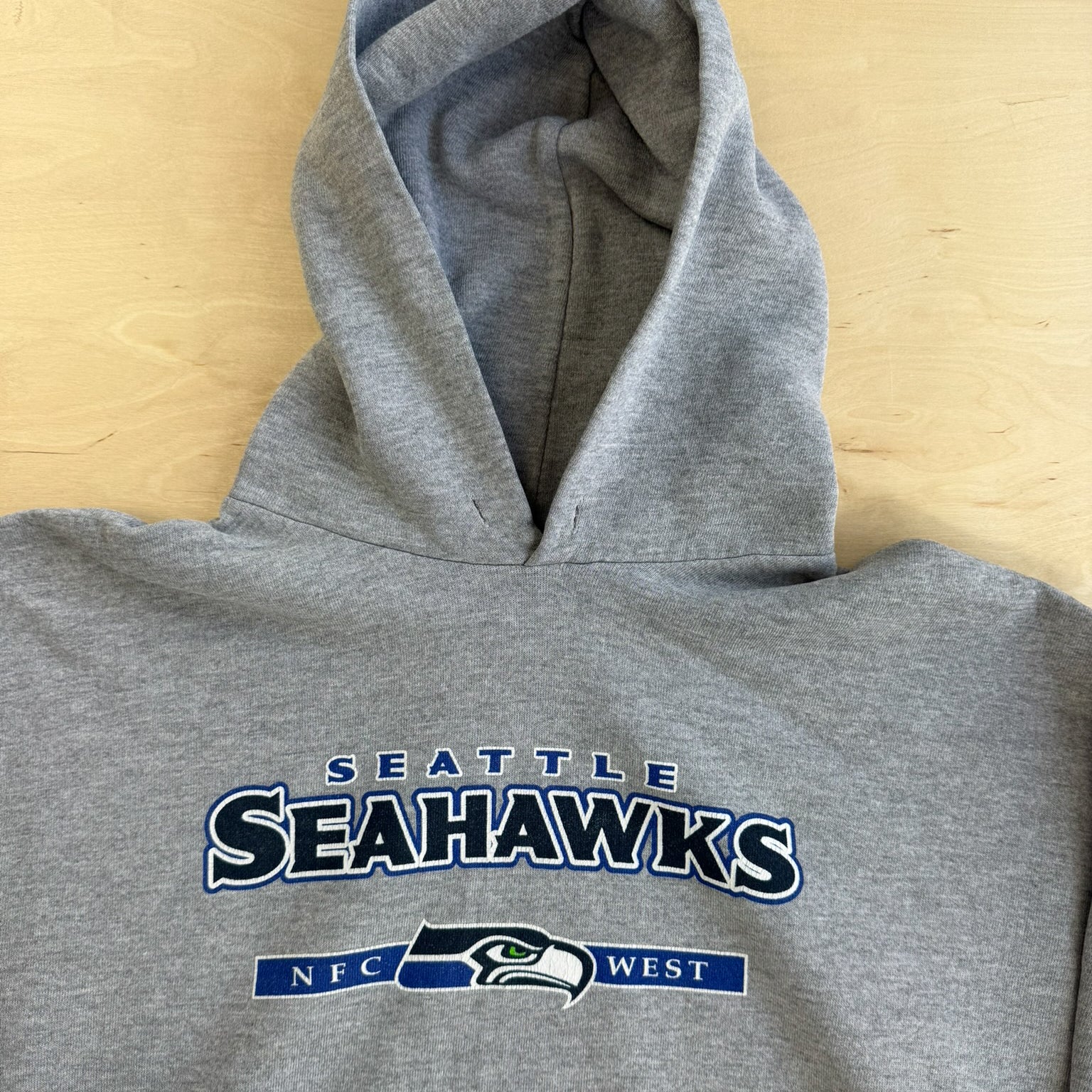 J- Vintage Seattle Seahawks NFL Text & Logo Graphic Hoodie - L