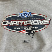 J- Vintage '05 New England Patriots NFL Reebok Super Bowl 39 Champions Graphic Hoodie - XL
