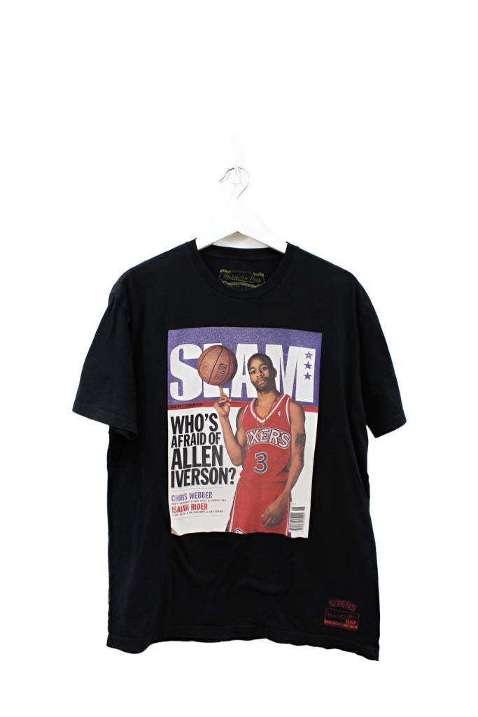 Z - Mitchell & Ness NBA Allen Iverson Magazine Picture Tee