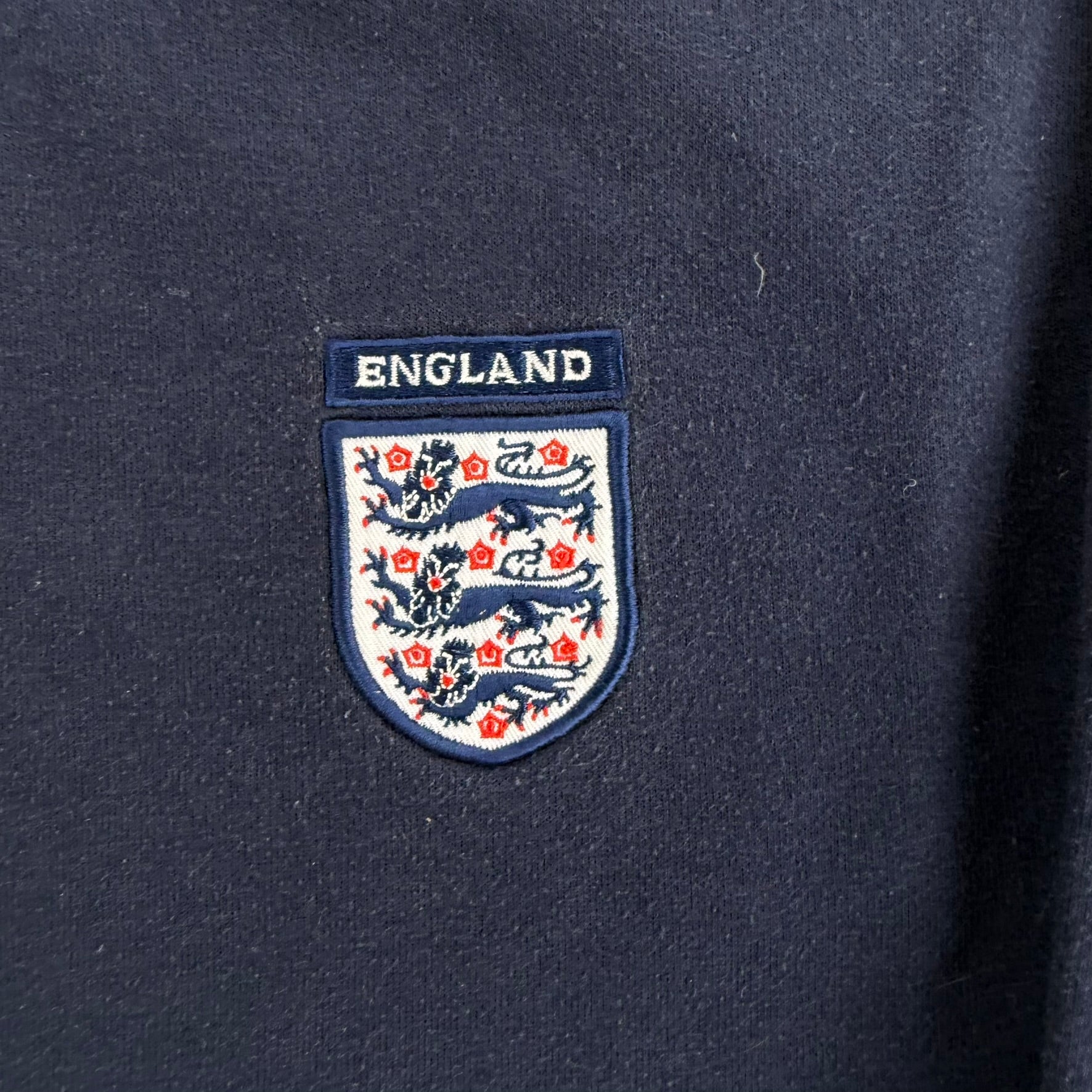 J- Vintage Umbro England Soccer Team Embroidered Crest Crewneck - M