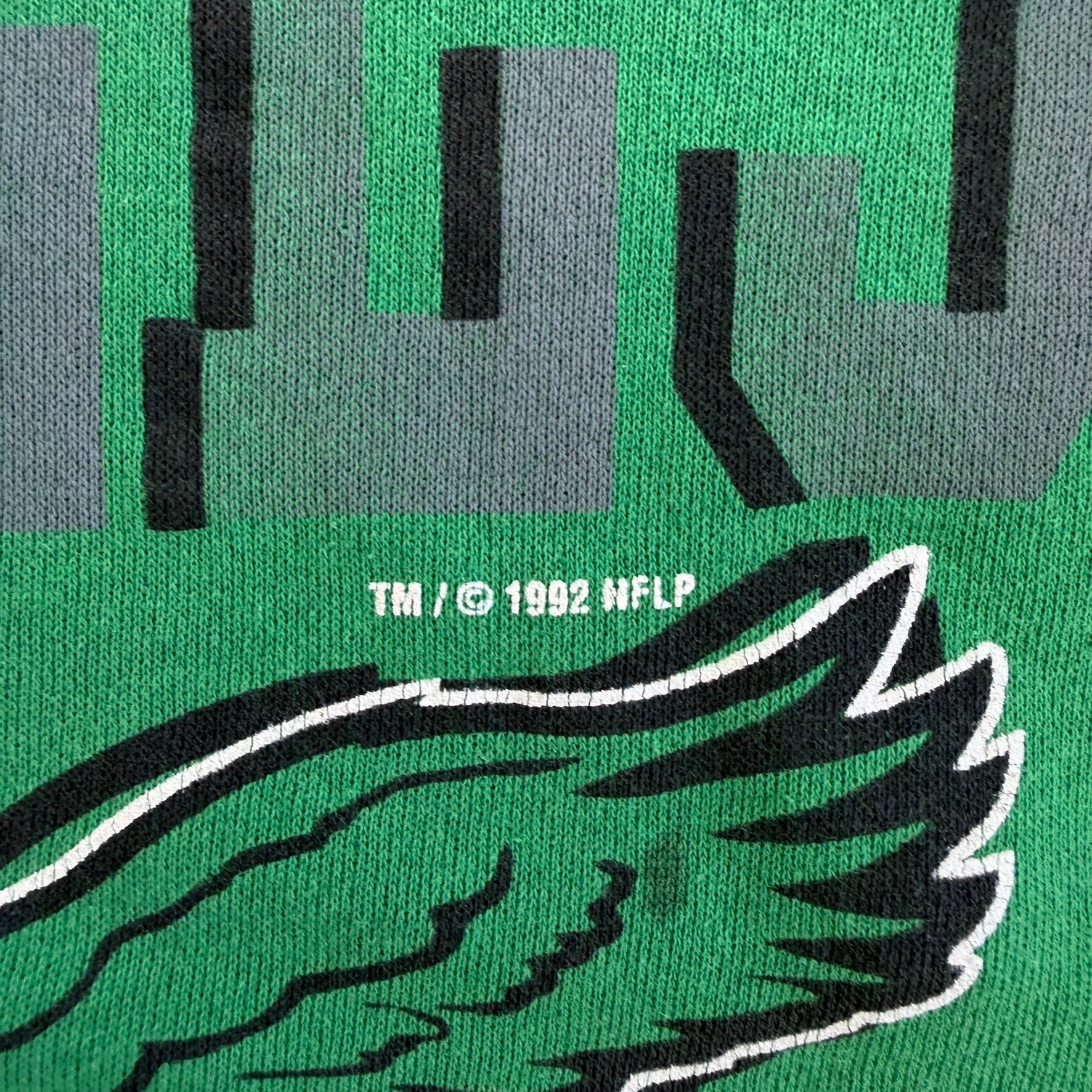 J- Vintage '92 Philadelphia Eagles NFL Kelly Green & Old Logo Made In USA Crewneck - XL