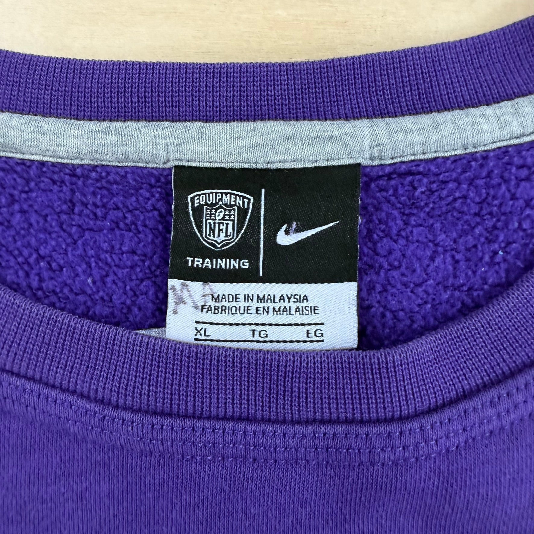 J- Nike Training Minnesota Vikings NFL Embroidered Logo & Text Crewneck - XL