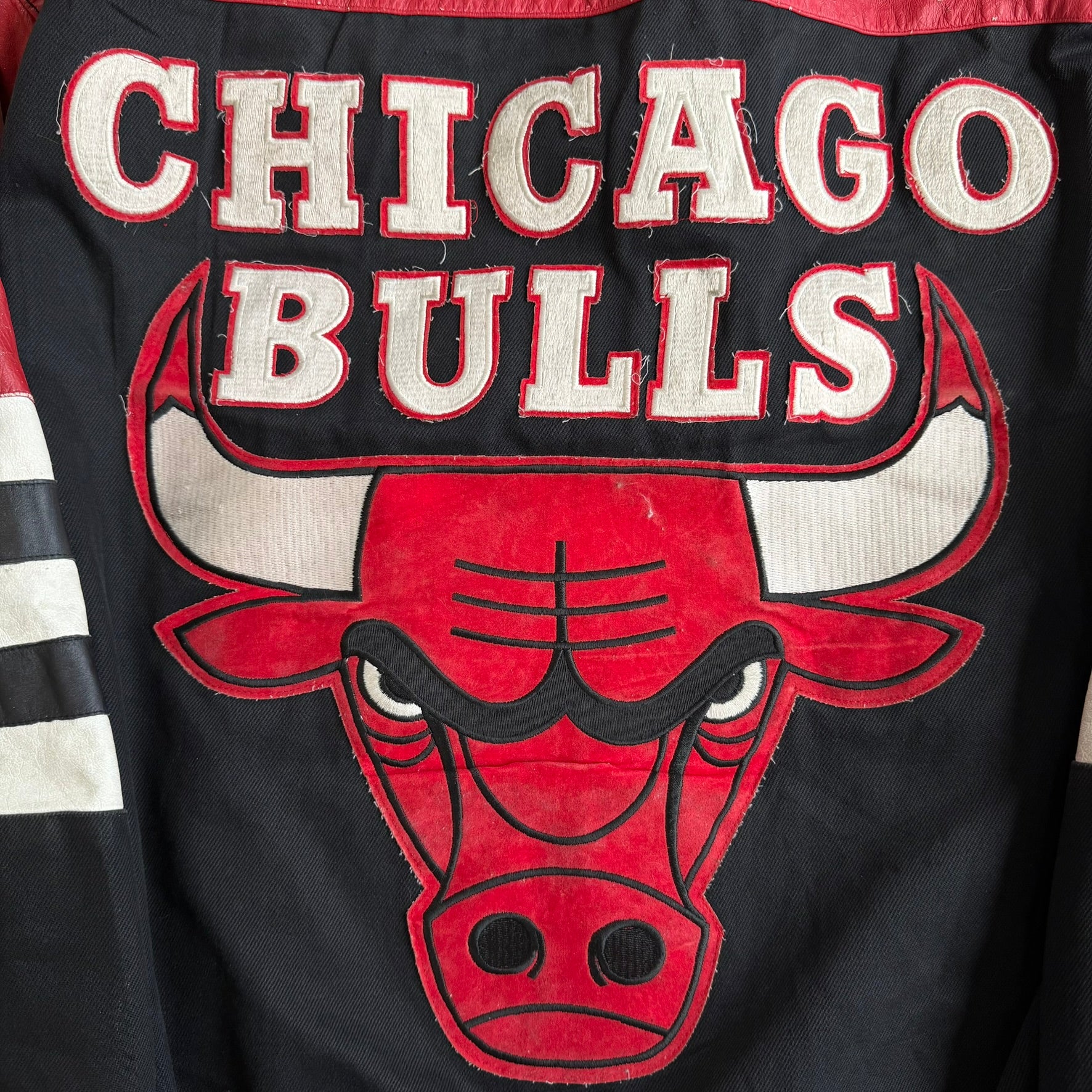 J- Vintage '93 Chicago Bulls NBA Jeff Hamilton 3 Peat Leather Sleeve Varsity Jacket - XL