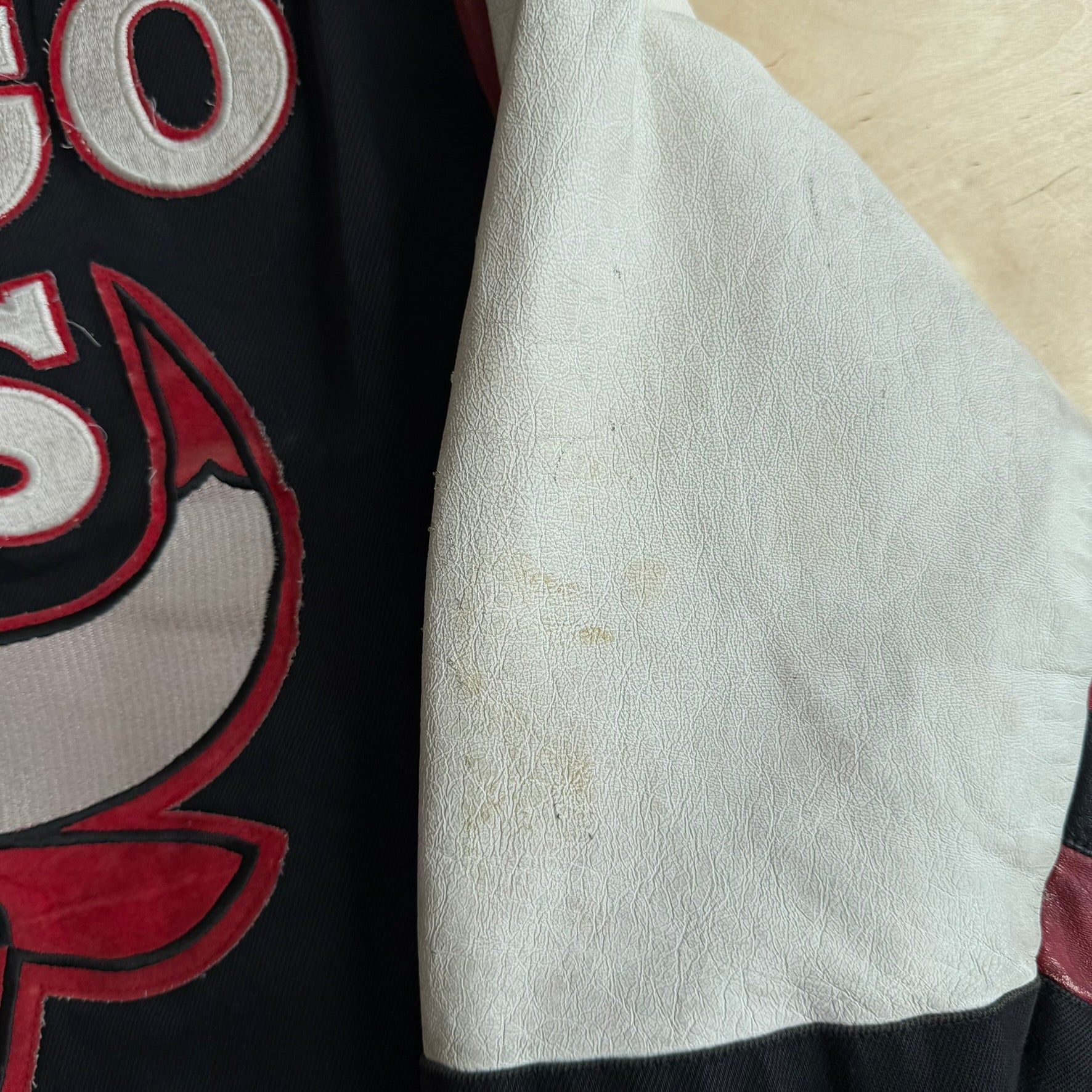 J- Vintage '93 Chicago Bulls NBA Jeff Hamilton 3 Peat Leather Sleeve Varsity Jacket - XL