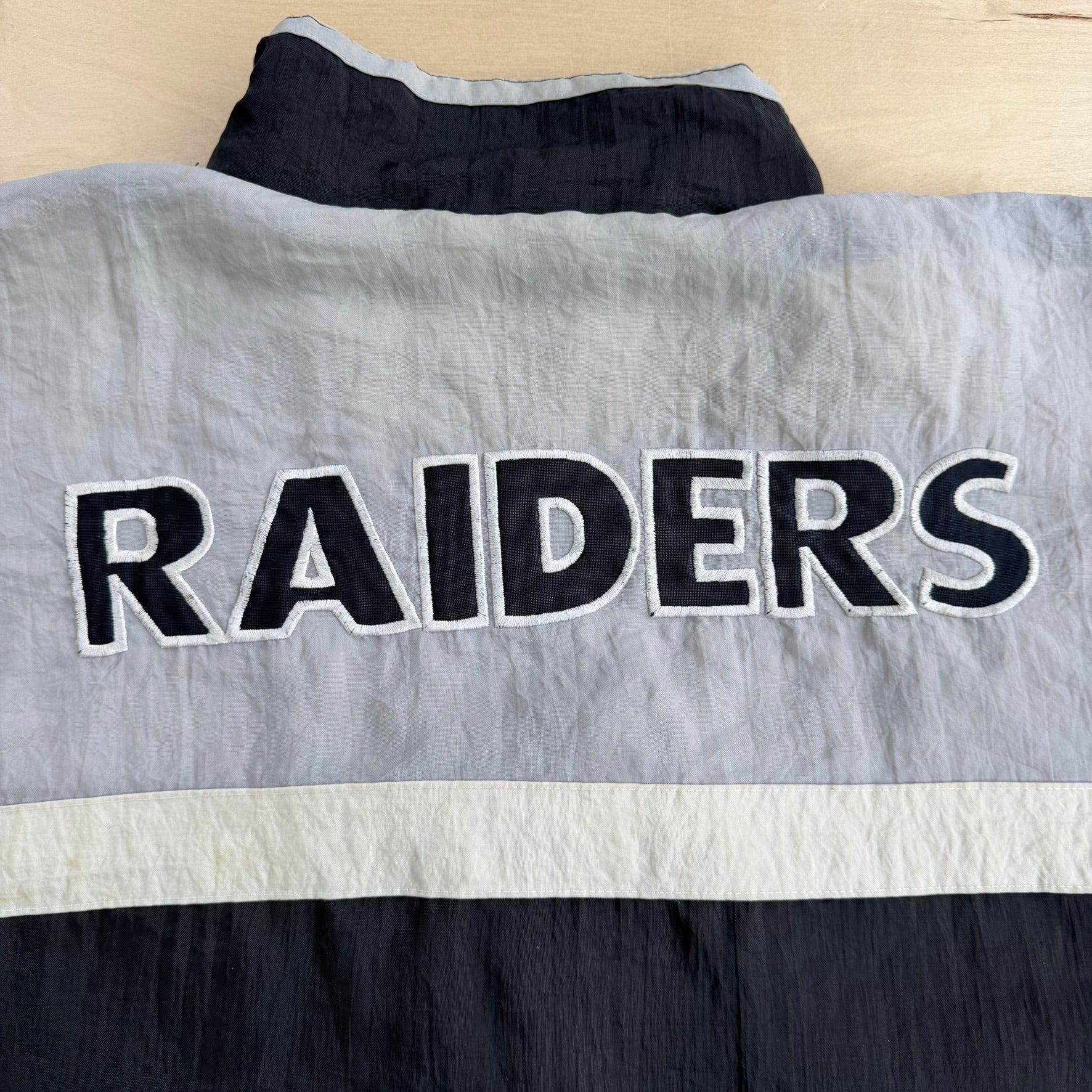 J- Vintage Oakland Raiders NFL Apex One Embroidered Logo Lightweight Zip Up Jacket - XL