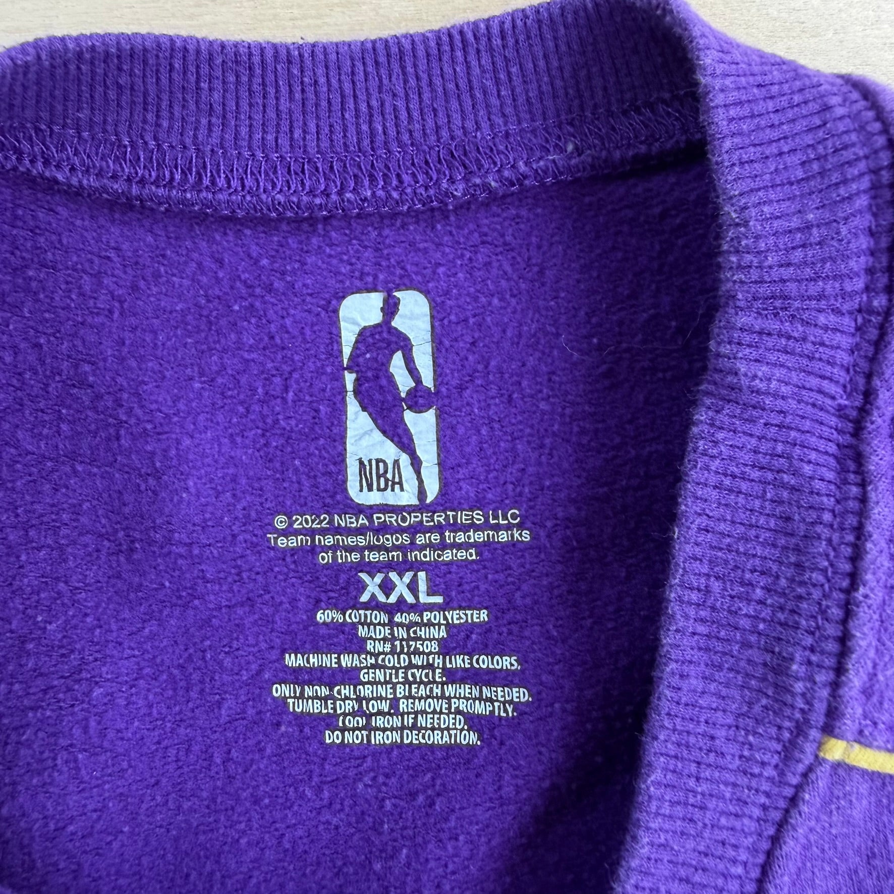 J- Los Angeles Lakers NBA Logo & Text Crewneck - 2XL