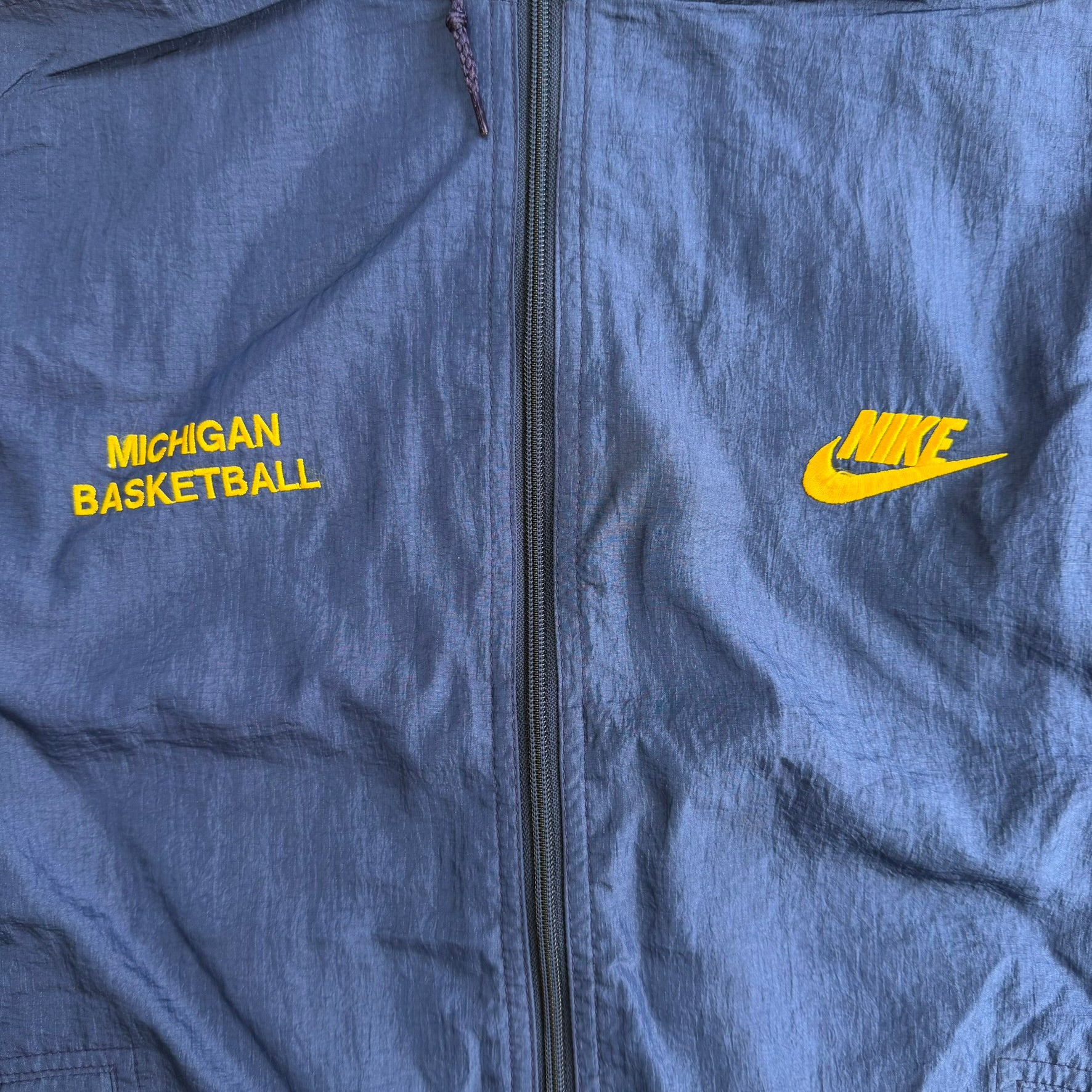 J- Vintage 90s Nike Michigan Basketball Embroidered Swoosh & Text Made In USA Zip Up Lightweight Jacket - M