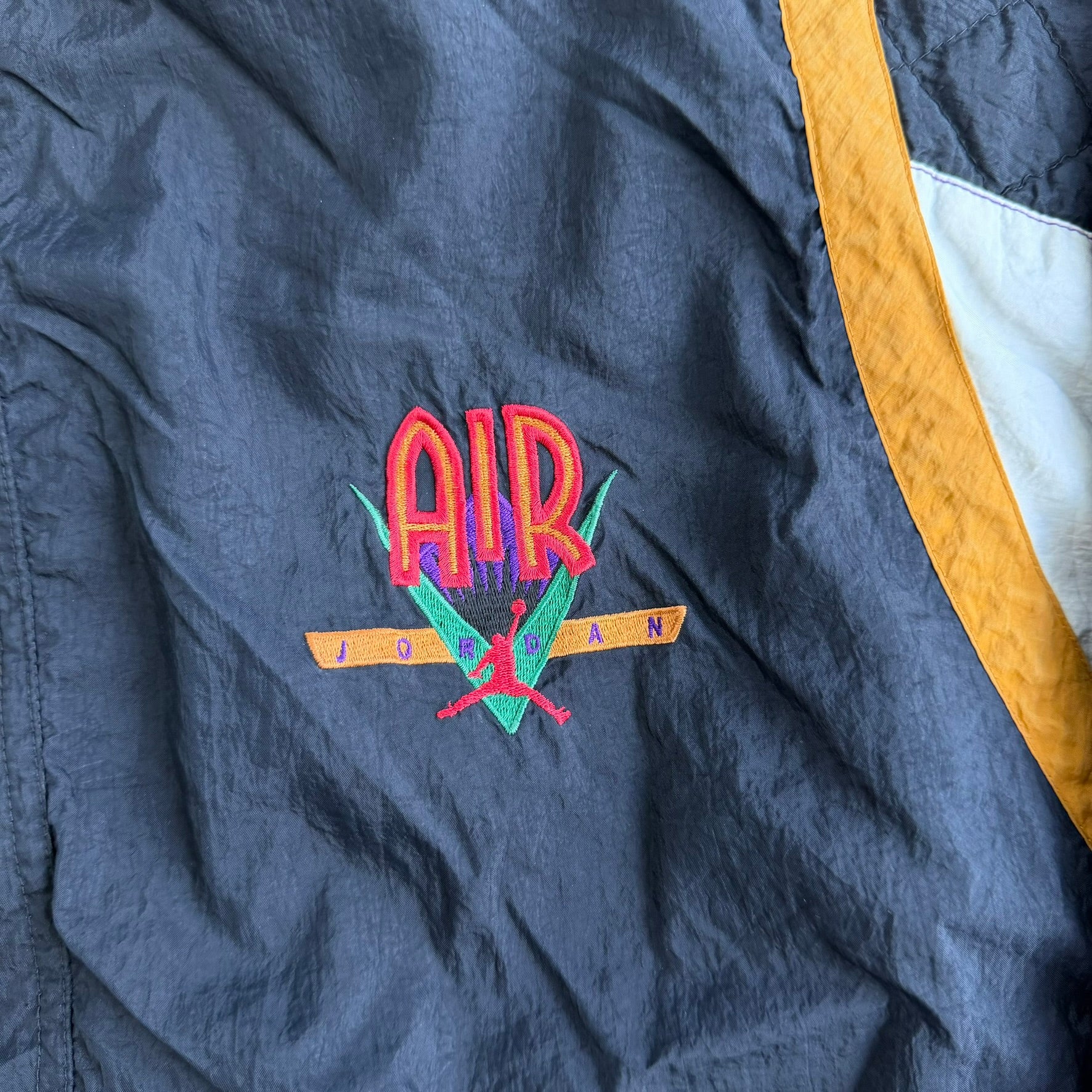 J- Vintage 90s Nike Air Jordan Embroidered Jump Man Logo & Text Zip Up Lightweight Jacket - L