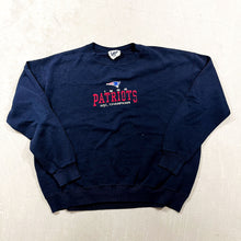 Load image into Gallery viewer, D- Vintage 1996 New England Patriots NFL Lee Embroidered Text AFC Crewneck
