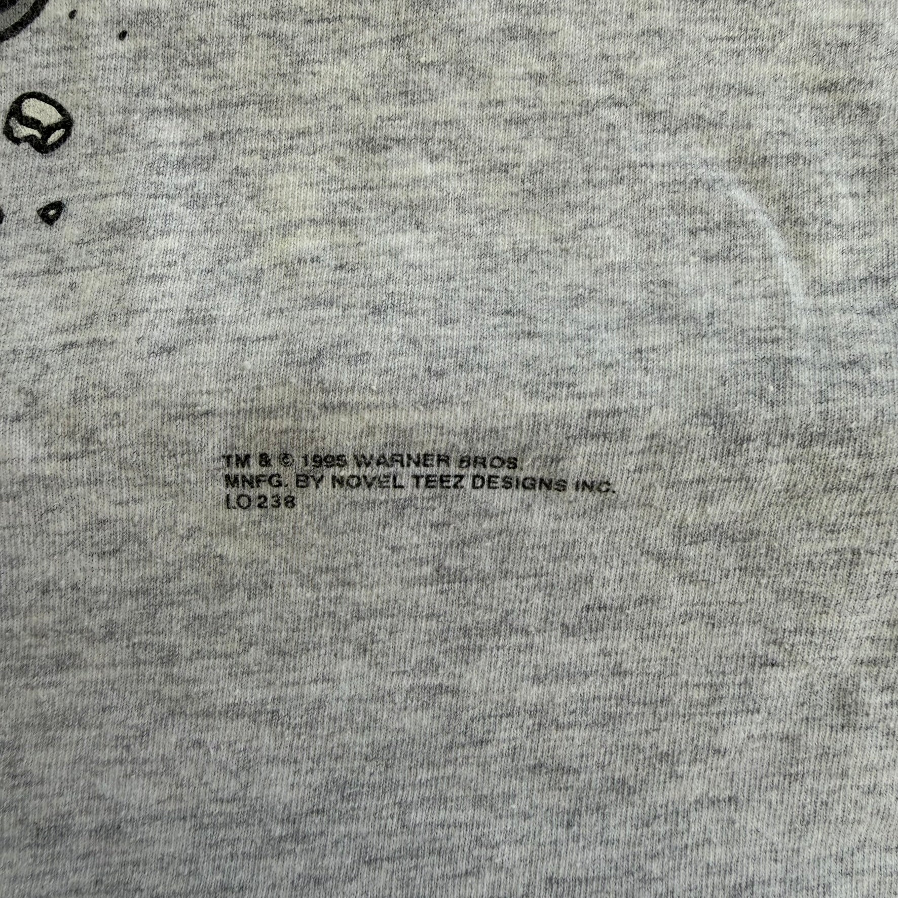 J- Vintage '95 Looney Tunes Tazmanian Devil Hockey Graphic Single Stitch Tee - XL