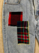 Load image into Gallery viewer, D- HOM Plaid Patches Reworked Levi&#39;s 550 32x32 Jeans
