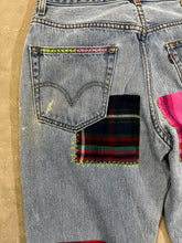 Load image into Gallery viewer, D- HOM Plaid Patches Reworked Levi&#39;s 550 32x32 Jeans
