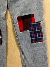 Load image into Gallery viewer, D- HOM Plaid Patches Reworked Levi&#39;s 550 32x32 Jeans
