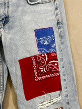 Load image into Gallery viewer, D- HOM Bandana Patches Reworked Levi&#39;s 569 33x32 Jeans
