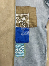 Load image into Gallery viewer, D- HOM Bandana Patches Reworked Levi&#39;s 569 33x32 Jeans
