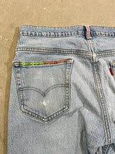 Load image into Gallery viewer, D- HOM Bandana Patches Reworked Levi&#39;s 569 33x32 Jeans
