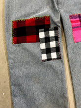 Load image into Gallery viewer, D- HOM Plaid Patches Reworked Levi&#39;s Strauss Signature 29x30 Jeans
