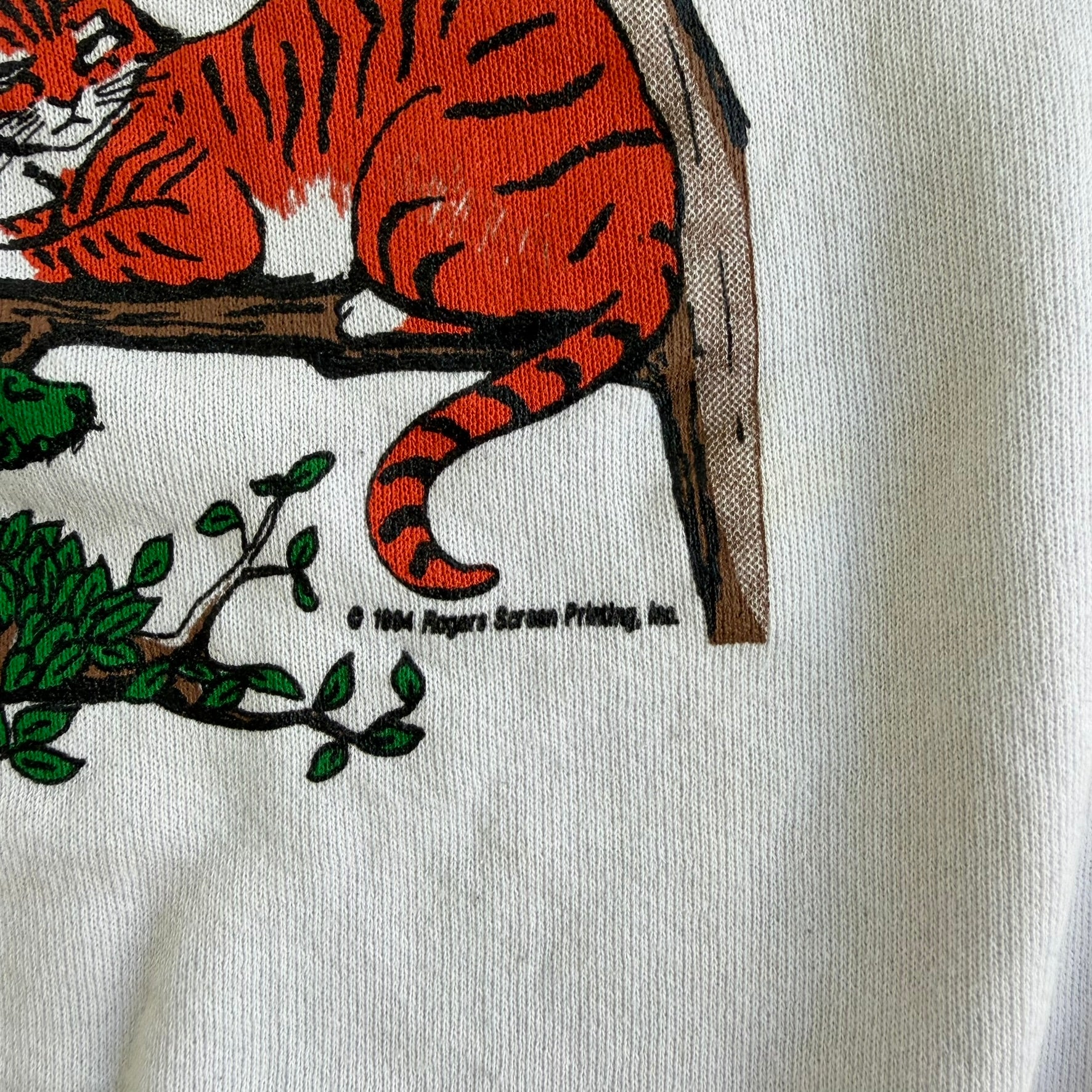 J- Vintage '94 Belvoir Eagle Cat & Lynx Graphic Made In USA Crewneck - M