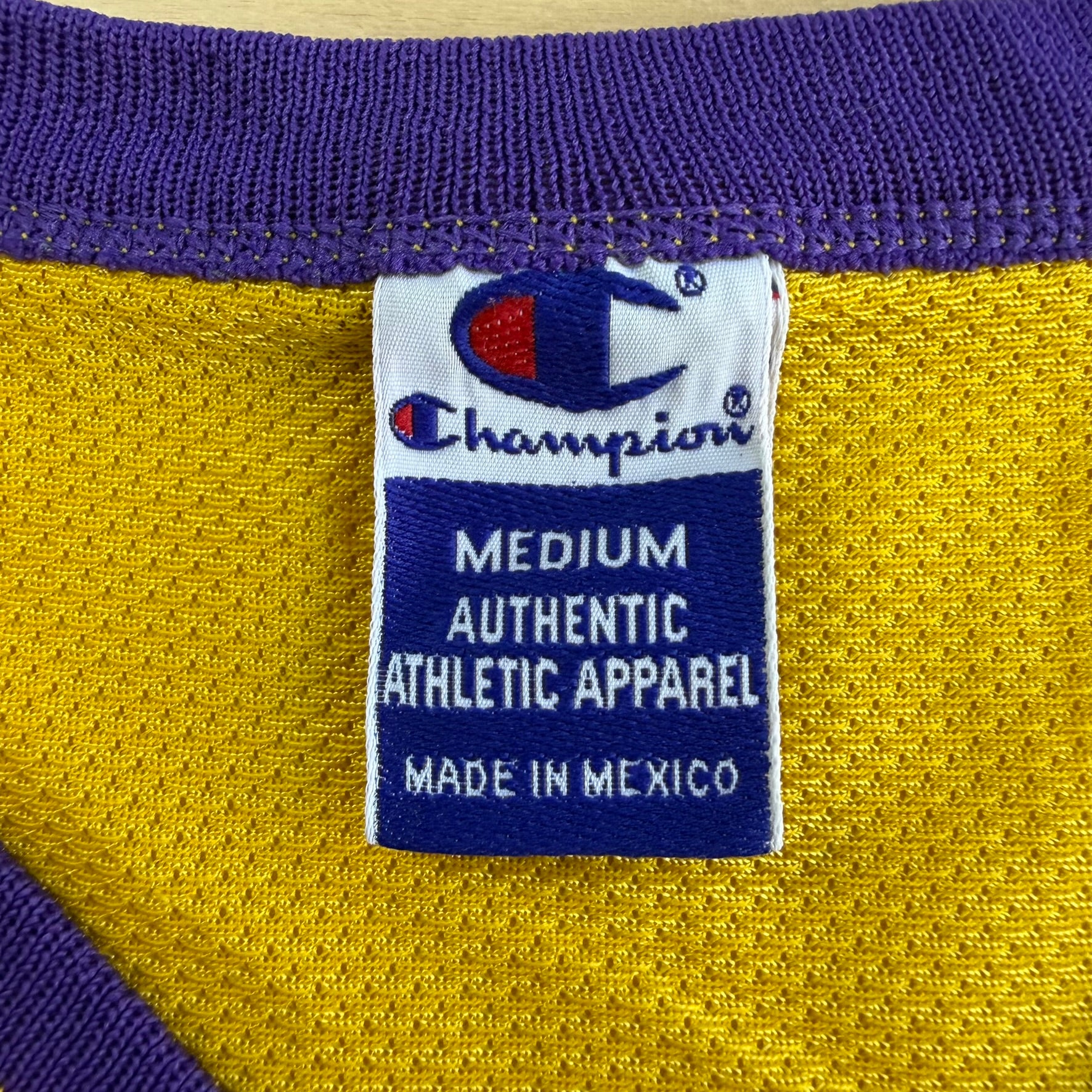 J- Vintage 90s Los Angeles Lakers Shaquille O'Neal NBA Champion Basketball Jersey - M