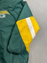 Load image into Gallery viewer, D- Vintage Green Bay Packers NFL Starter Hooded Winter Jacket
