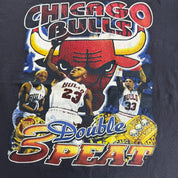 J- Vintage '98 Chicago Bulls NBA Double 3 Peat Picture Graphic Single Stitch Tee - XL