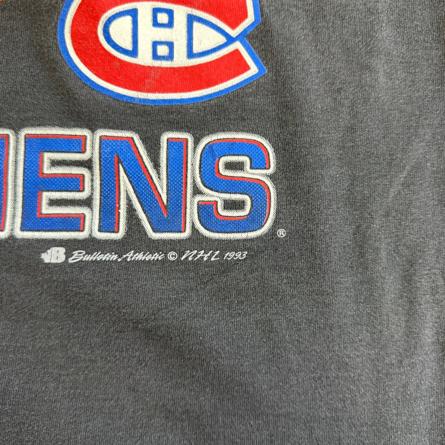 J- Vintage '93 Montreal Canadiens NHL Logo & Text Graphic Single Stitch Tee - M